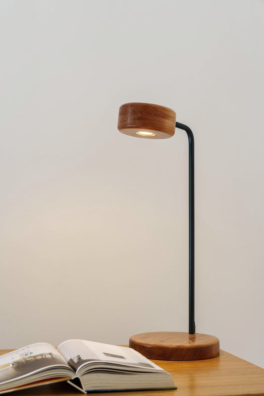 Abajur de Mesa Foco - Frete grátis | 3x sem juros