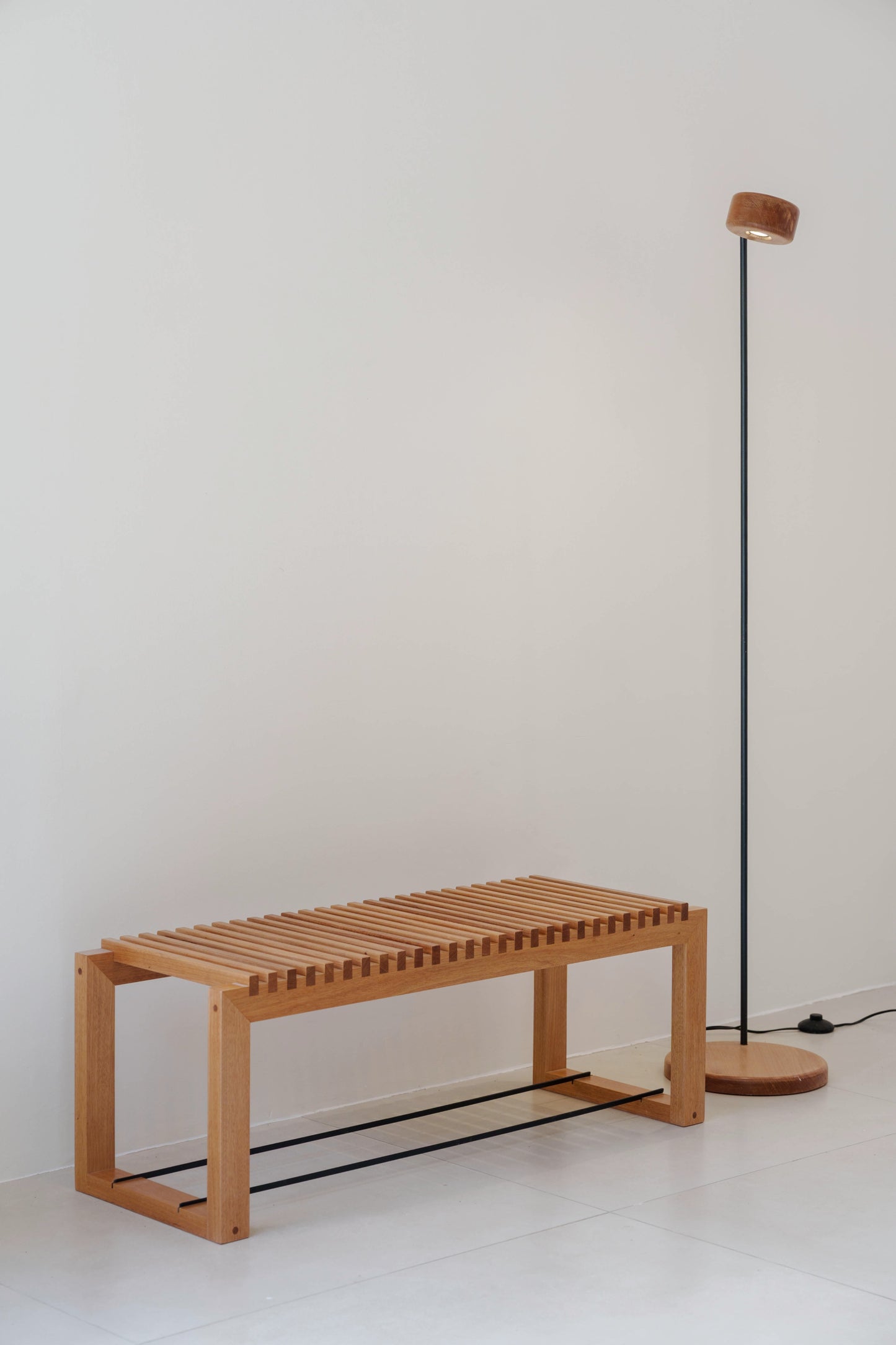 Luminária de Piso Foco - Frete Grátis | 3x sem juros