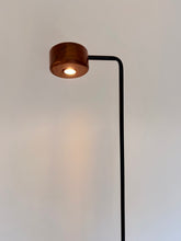 Carregar imagem no visualizador da galeria, Luminária de Piso Foco
