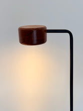 Carregar imagem no visualizador da galeria, Luminária de Piso Foco
