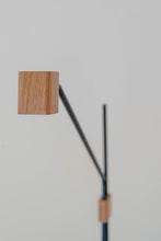 Carregar imagem no visualizador da galeria, Abajur de Piso Oli
